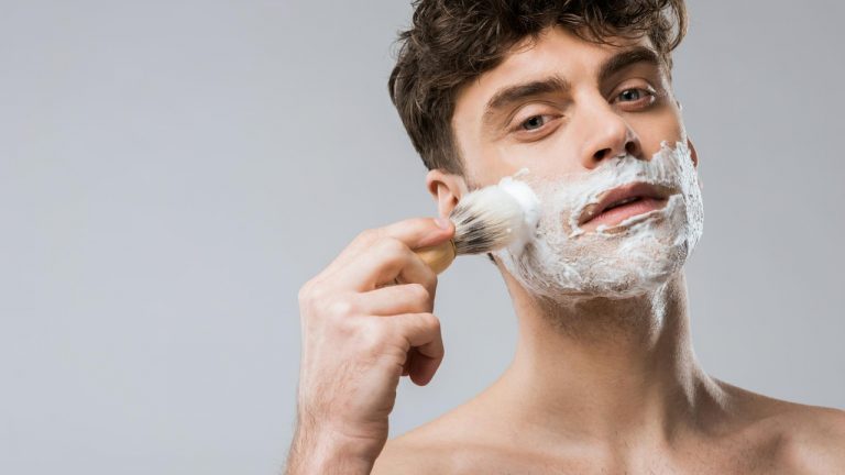 Can You Take Shaving Razors on a Plane?